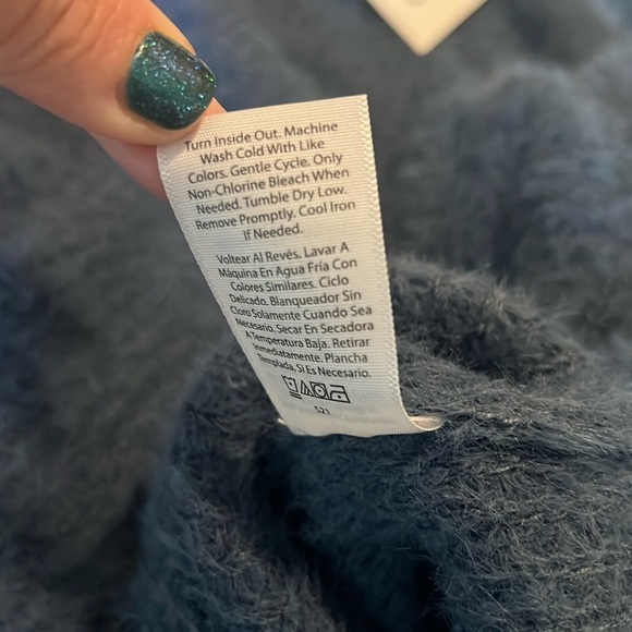 Sunsets & Sixth Fuzzy Long Sleeve Indigo Blue Tie V Neck Slouchy Sweater NEW - Picture 8 of 13